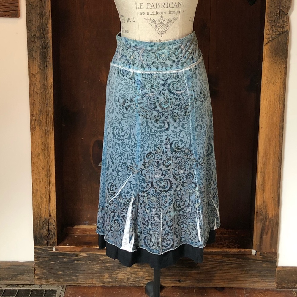 Elegant Blue Paisley Patterned Women's Skirt